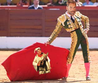 OLIVENZA (SPAGNA) - IL TORERO CAYETANO RIVERA ORDONEZ TORNA NELL ARENA